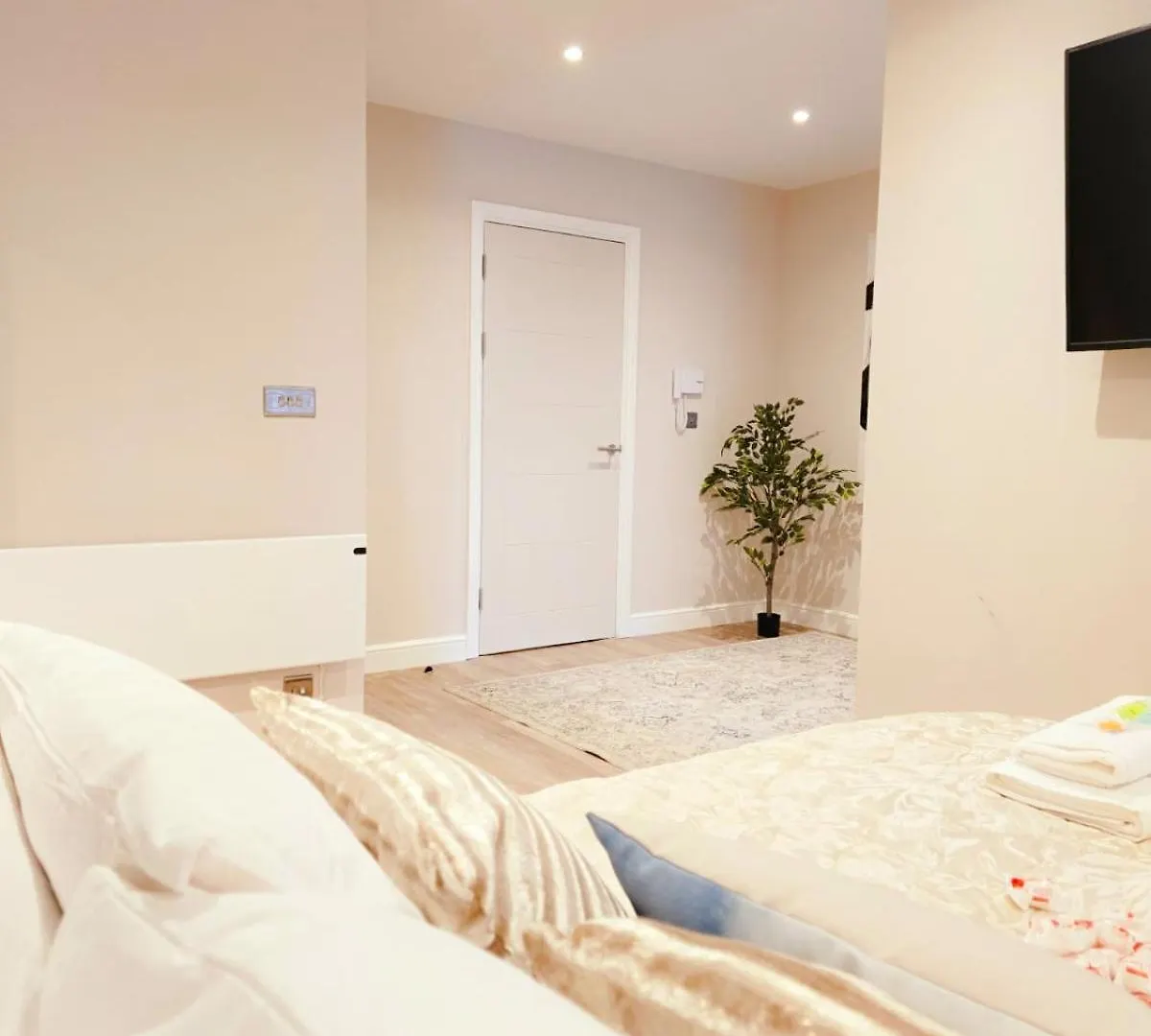 Exceptional Apartment & Gorgeous Interior & King Size Bed Leeds