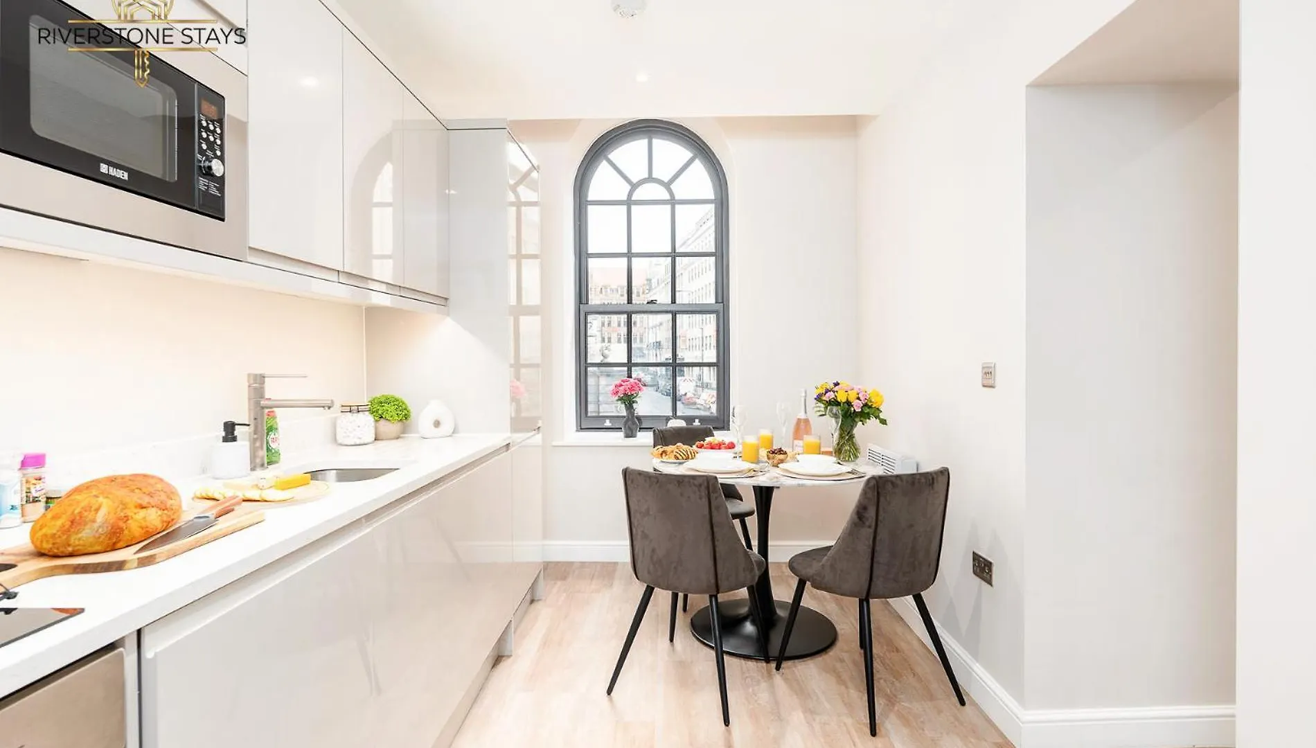 Exceptional Apartment & Gorgeous Interior & King Size Bed Leeds  0*, Leeds (West Yorkshire)