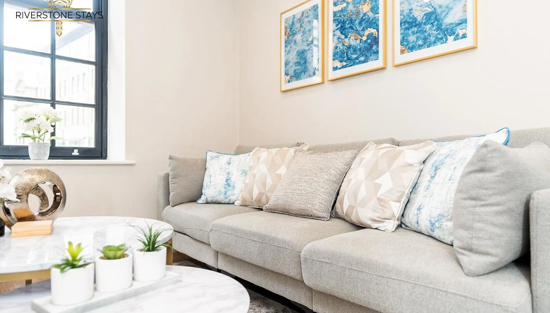 Exceptional Apartment & Gorgeous Interior & King Size Bed Leeds  Leeds (West Yorkshire)